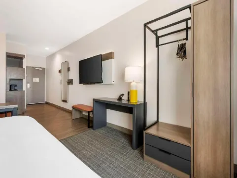 Comfort Suites Richmond East