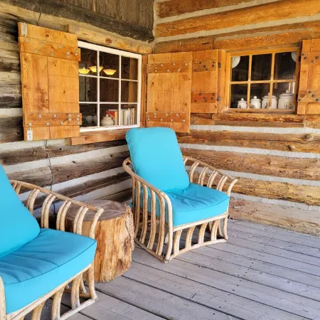 Iconic Log Cabin At The Yellowstone River Ranch