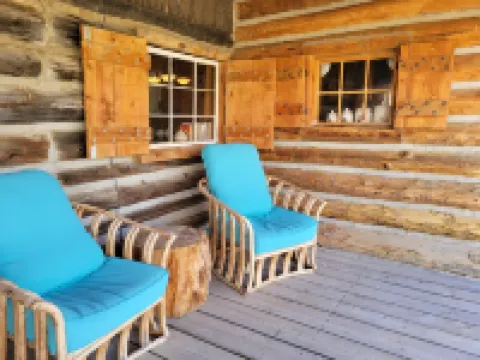 Iconic Log Cabin At The Yellowstone River Ranch