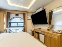 RAY HOTEL ワンサンビーチ周辺のホテル