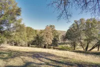 Bright and Cozy Mariposa Getaway 46 Mi to Yosemite! - Homestays