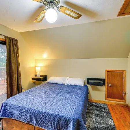 Peaceful South Holston Lake Cabin w/ Dock & Deck!