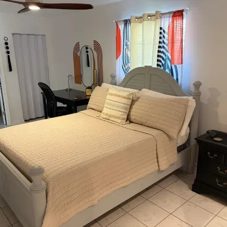 New, Cozy & peaceful stay, 30 minutes from New Orleans. Family and pet friendly!