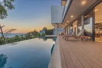 Ocean-View 4Br Villa w/ Private Pool. Walk to Hermosa Beach
