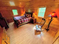 40pl Log Cabin With AC in the Heart of the White Mountains, Less Than 10 Minutes From Bretton Woods!