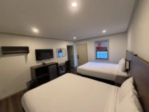 ทราเวลลอดจ์ บาย วินด์แฮม เบนบริดจ์ โรงแรมใน