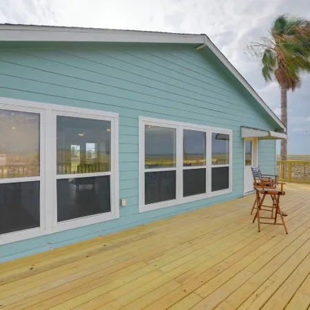 Near Boat Ramp: Home w/ Deck & Grill in Freeport