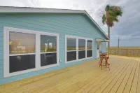 Near Boat Ramp: Home w/ Deck & Grill in Freeport