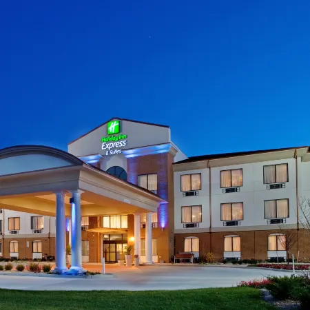 Holiday Inn Express & Suites ST CHARLES by IHG