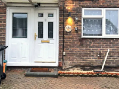 Charming 4-bedroom House Rental in Basildon, UK فنادق في بازيلدون