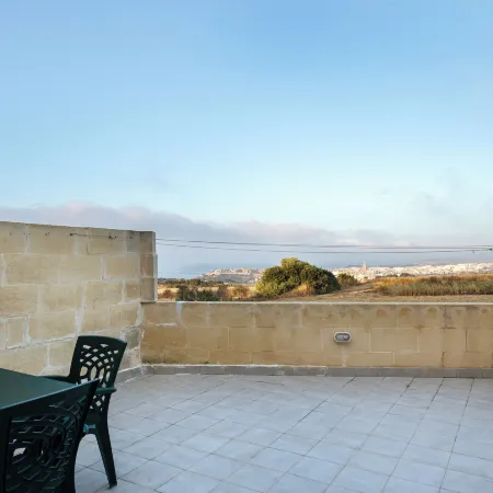Traditional 2BR - Terrace Country Views