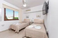 Nissi Apartment 101 - 2-Star