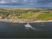 Central Penthouse 3Br City Views Walk to Everything Hotels in Esbjerg