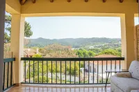 Moby Dick Lodge Colares