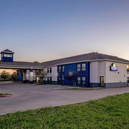 Days Inn by Wyndham Dallas Plano
