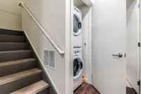 2BR TH | Gym, Balcony | Bellevue Parkside M