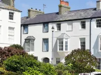 Tri Raglan Bach Hotels in Beaumaris