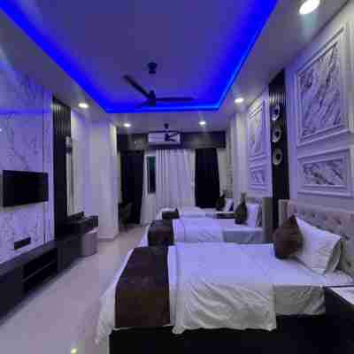 The Royal Dining Restaurant & Motel Rooms