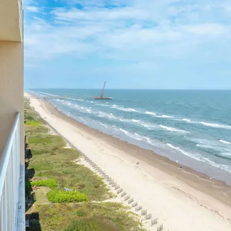 Penthouse Beachfront Views Renovated