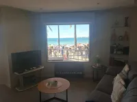 A beautiful beachfront flat for 4 people with a lovely terrace overlooking sea