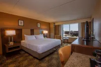 DoubleTree by Hilton Hotel Bay City-Riverfront Hotels in 