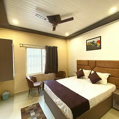 Rudravasa Inn Hotel in zona Tempio Bharat Mata