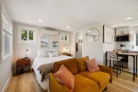 Cozy Casita - Minutes To Autzen & Downtown 1 Bedroom Home