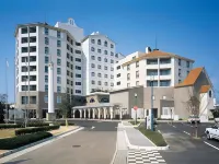 HOTEL  LiVEMAX Nagasaki  Airport - Parkplatz