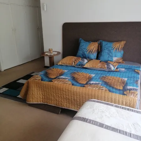 Charming B&B Retreat in Viljoenskroon with Private Entrance