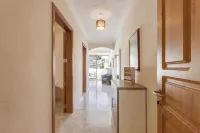 Merill Pool and Sea, Charming Apart 5 - 3-Star
