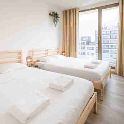 Spacious City Retreat with Balcony Rooms