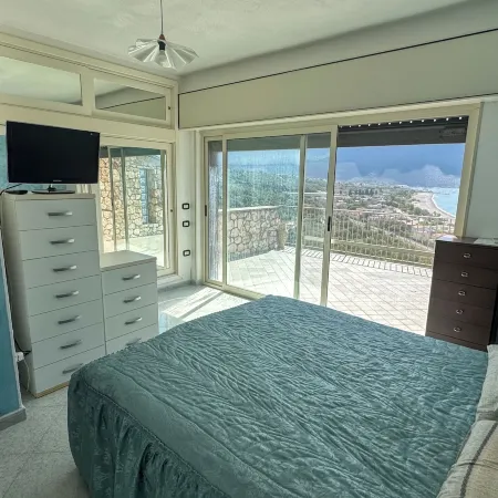 Itaca House - ChiacchioProperty Отели в г. Вибонати