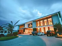 The Maximilian Hotel Hotels in Isabela