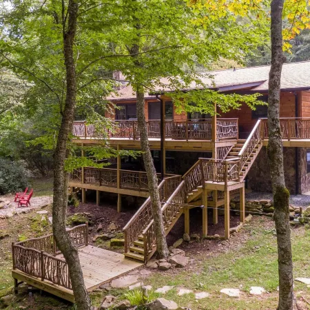 Moosey Creek Lodge