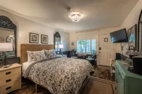 Bandon Marina Inn