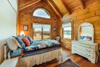 Dog-friendly, Lake View Cabin w/ Furnished Decks, Ping-pong & Darts - 3-Sterne