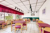 Travelodge by Wyndham Chambersburg