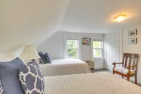 Rockland Home w/ Deck 5 Mins to Historic Downtown! - 3-Star