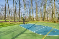 Community Perks! Somerset Retreat w/ Private Deck - 3-Star
