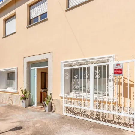 Private Pool, Garden, Barbecue and Beach Nearby