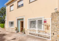 Private Pool, Garden, Barbecue and Beach Nearby - Mountain view