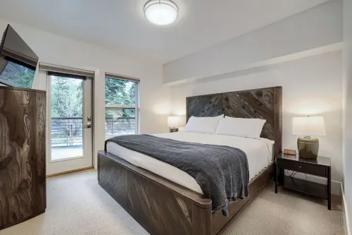 Modern Mountain Living 2br/2ba, New Listing - 3-Star