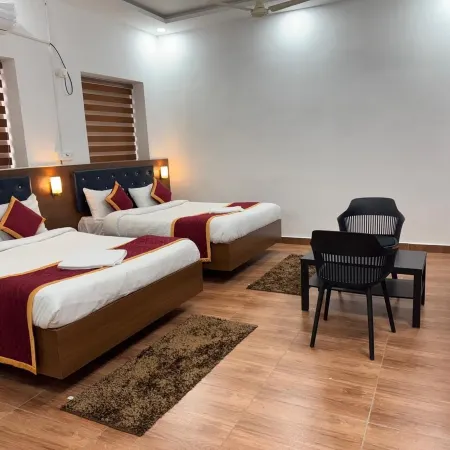 Hotel Sathyas Breezoraa
