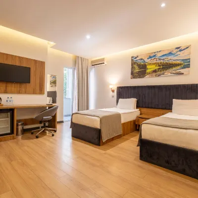 Business Life Hotel BAKIRKÖY Các khách sạn gần Trung tâm mua sắm Carousel