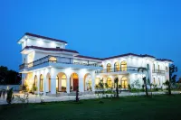 ELIVAAS Prive Heaven 6BHK Villa wth Pool - Private Pools