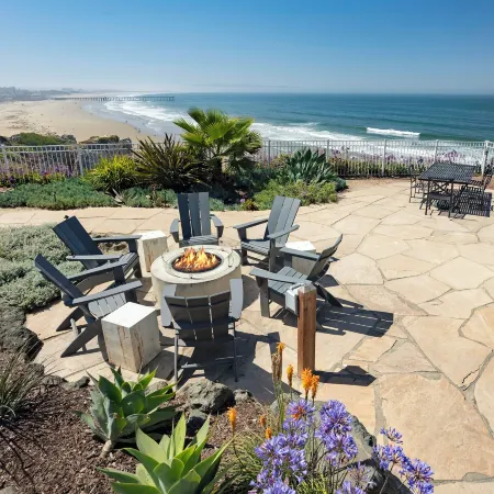 Cottage Inn by the Sea