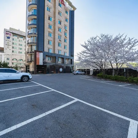 HOTEL IMT(B)