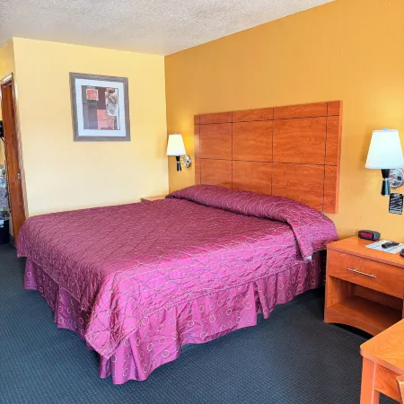 Royal Inn Pearsall