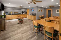 Baymont by Wyndham Logan - breakfast