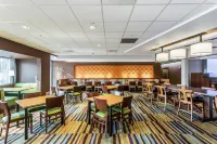 Fairfield Inn & Suites Butte - parking